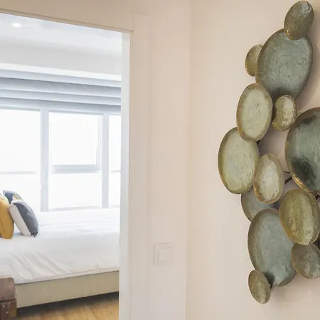 Lovelystay - 2 Bedroom Modern Terrace *