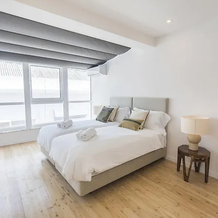 Апартаменты Lovelystay - 2 Bedroom Modern Terrace