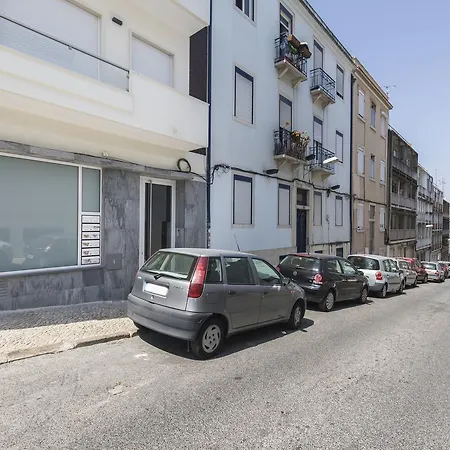 Lovelystay - 2 Bedroom Modern Terrace