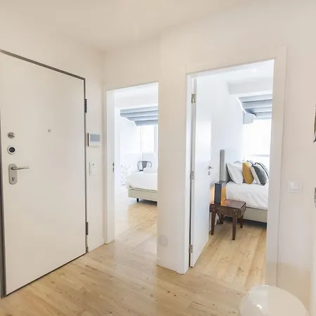Lovelystay - 2 Bedroom Modern Terrace Лиссабон