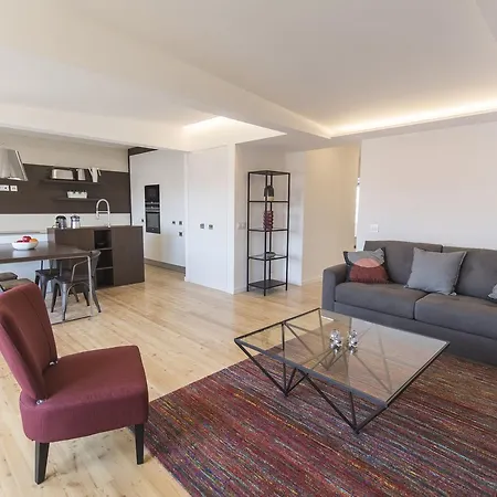 Апартаменты Lovelystay - 2 Bedroom Modern Terrace