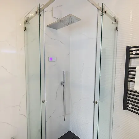Апартаменты Lovelystay - 2 Bedroom Modern Terrace Лиссабон