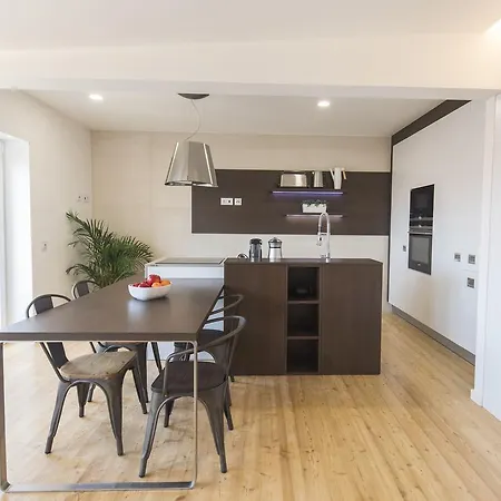 Apartamento Lovelystay - 2 Bedroom Modern Terrace