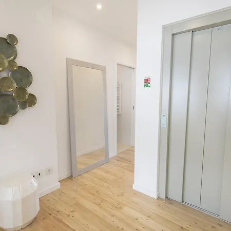 Lovelystay - 2 Bedroom Modern Terrace