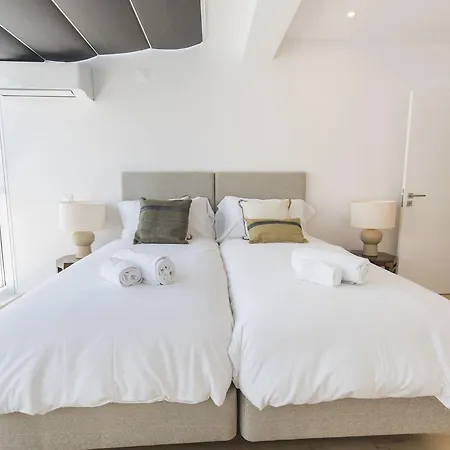 Lovelystay - 2 Bedroom Modern Terrace Апартаменты Лиссабон