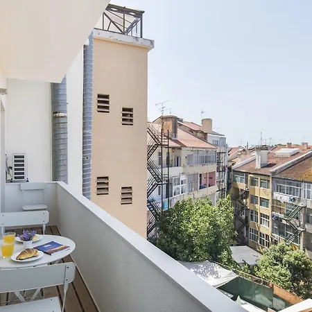 Апартаменты Lovelystay - 2 Bedroom Modern Terrace Лиссабон