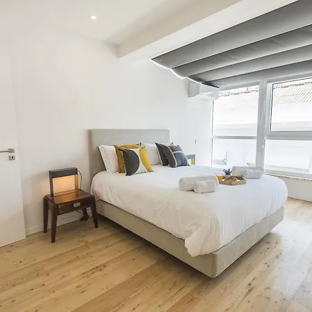 Lovelystay - 2 Bedroom Modern Terrace
