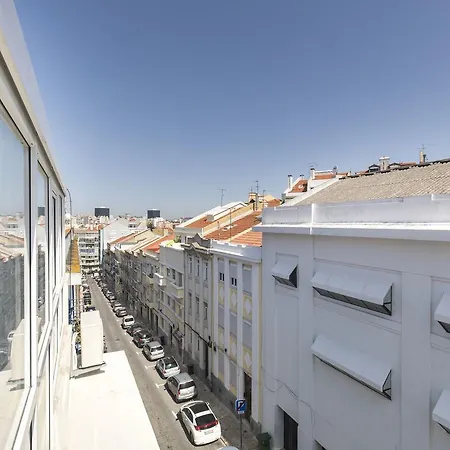 Lovelystay - 2 Bedroom Modern Terrace Лиссабон